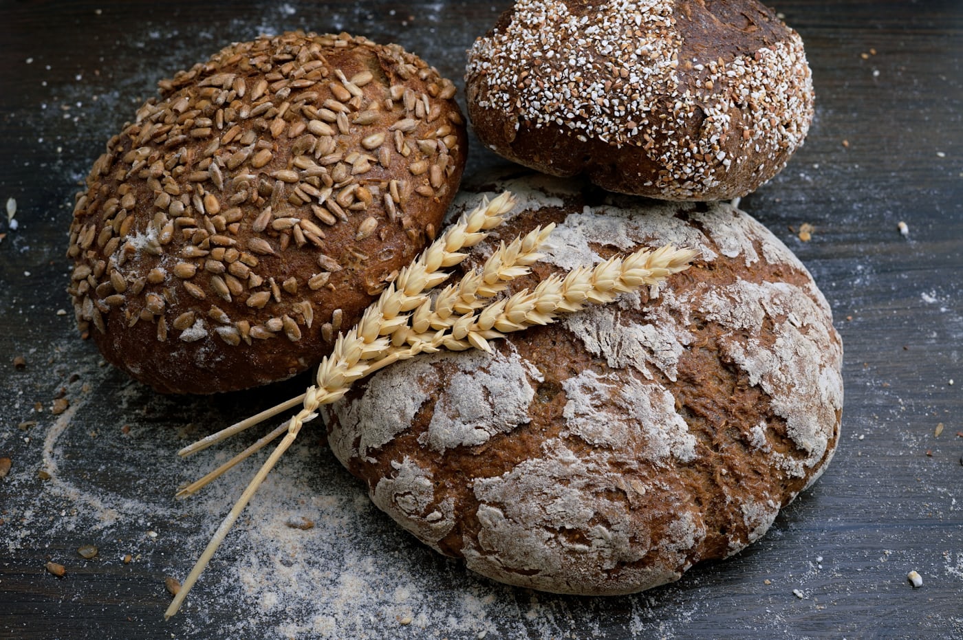 Frisches Brot und Gebäck in einer Bäckerei in Zürich