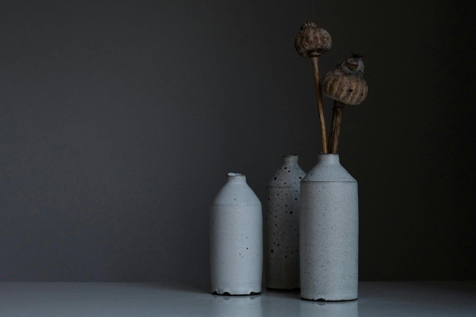 Handgefertigte Keramik in einem Atelier in Basel